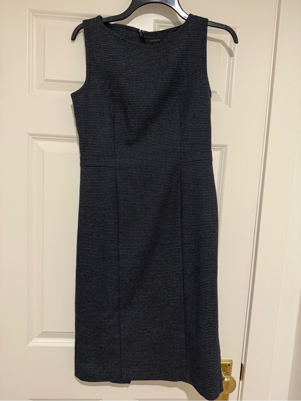Ann Taylor Sleeveless Midi Sheath Dress in Navy
